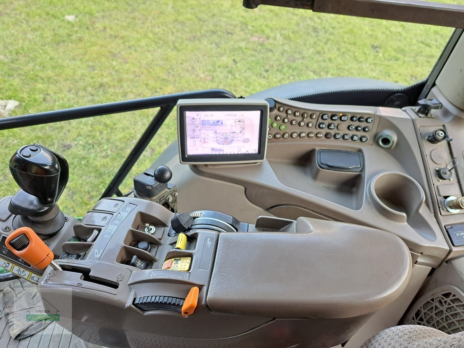 Traktor типа John Deere 6210R, Gebrauchtmaschine в Schlitters (Фотография 7)