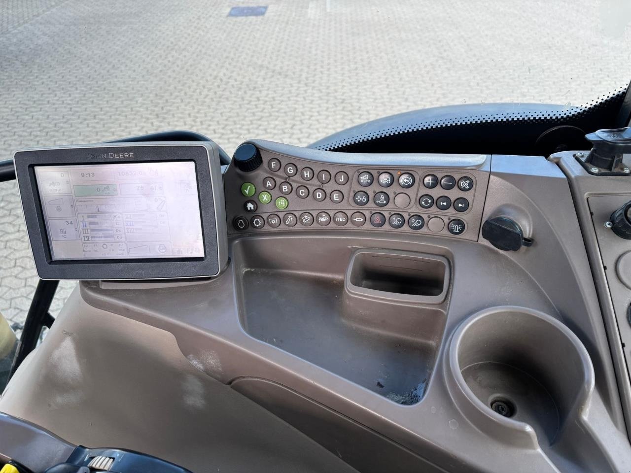 Traktor типа John Deere 6210R, Gebrauchtmaschine в Bramming (Фотография 12)
