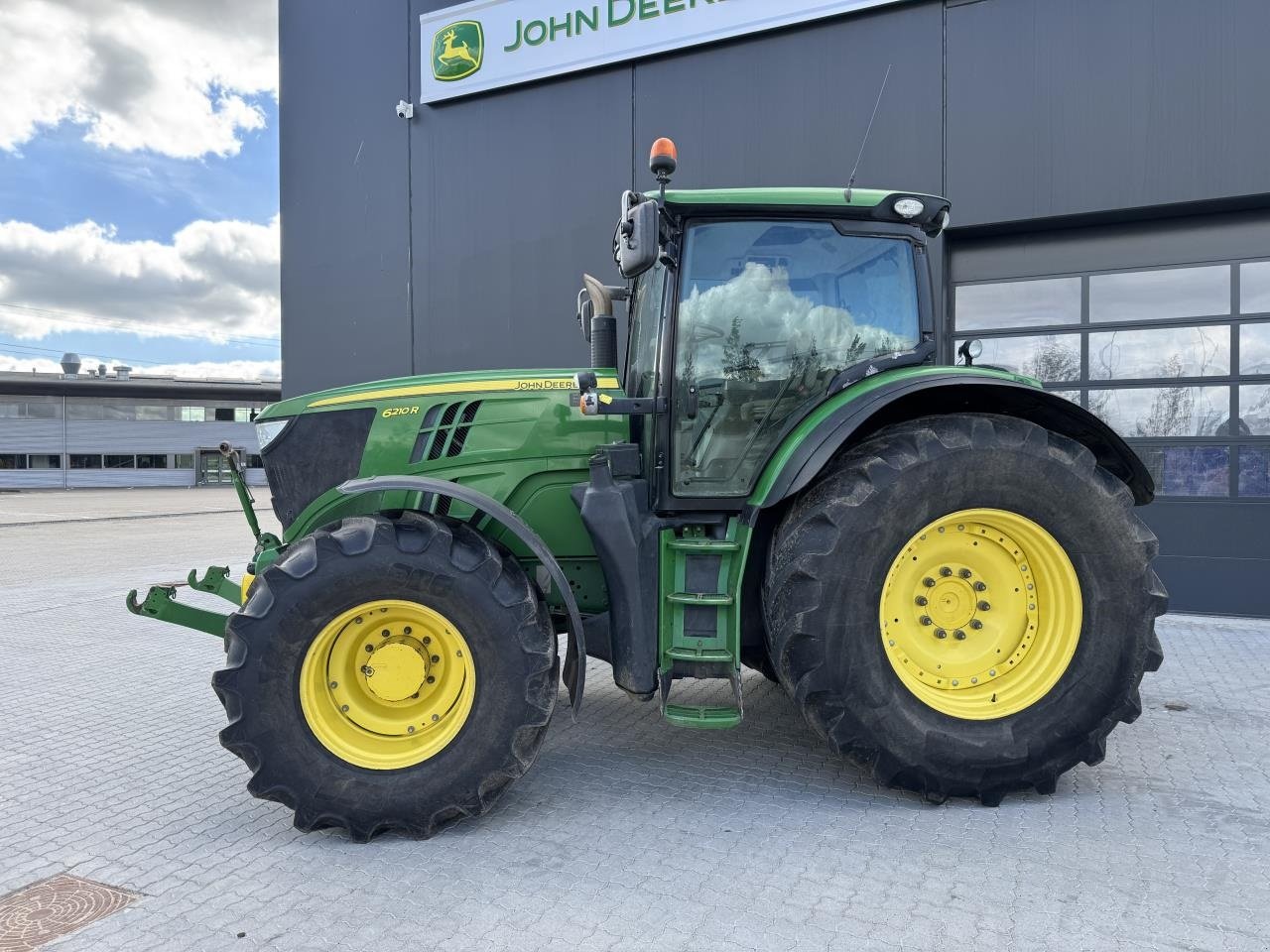 Traktor типа John Deere 6210R, Gebrauchtmaschine в Bramming (Фотография 8)