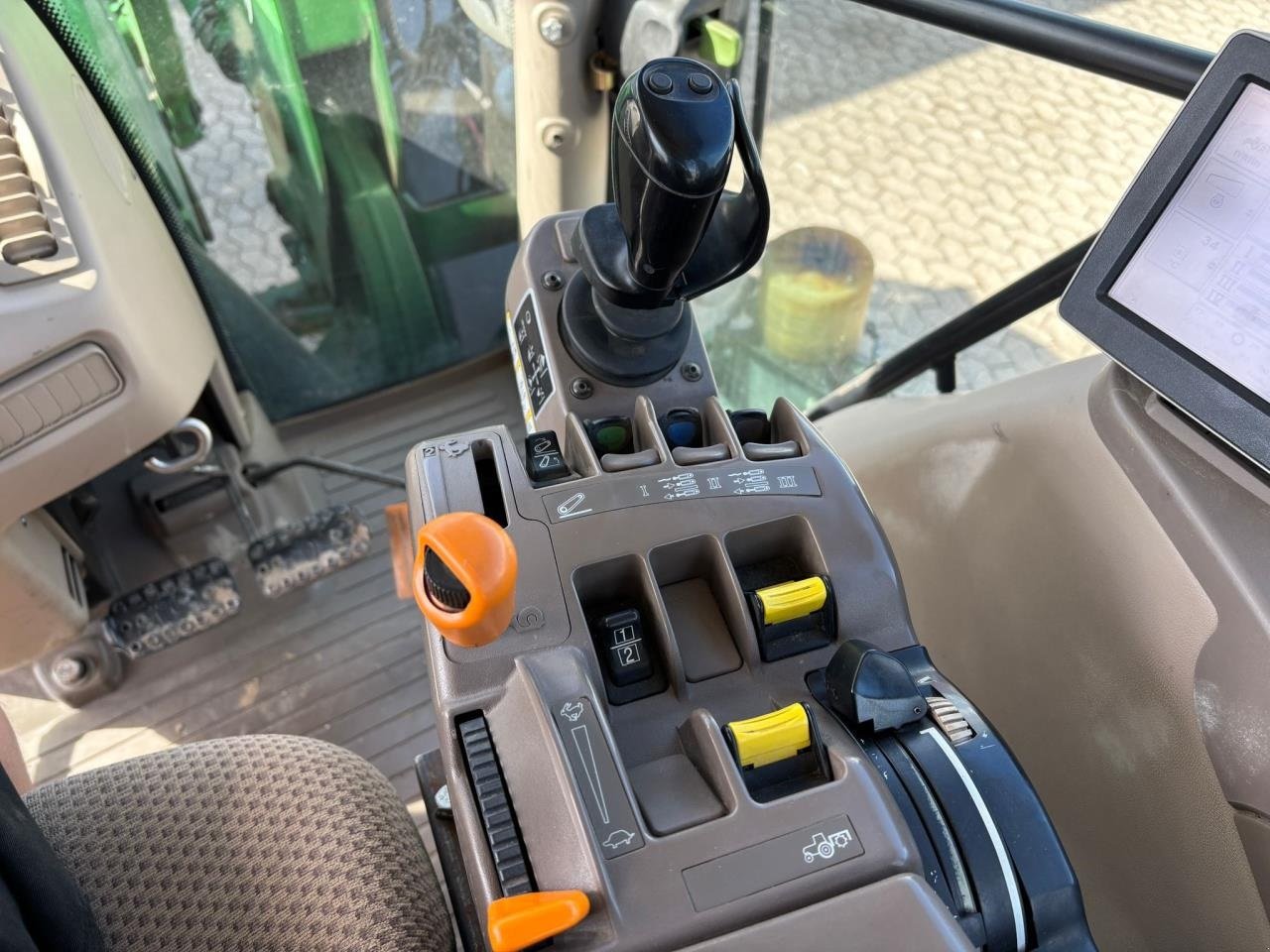 Traktor типа John Deere 6210R, Gebrauchtmaschine в Bramming (Фотография 13)