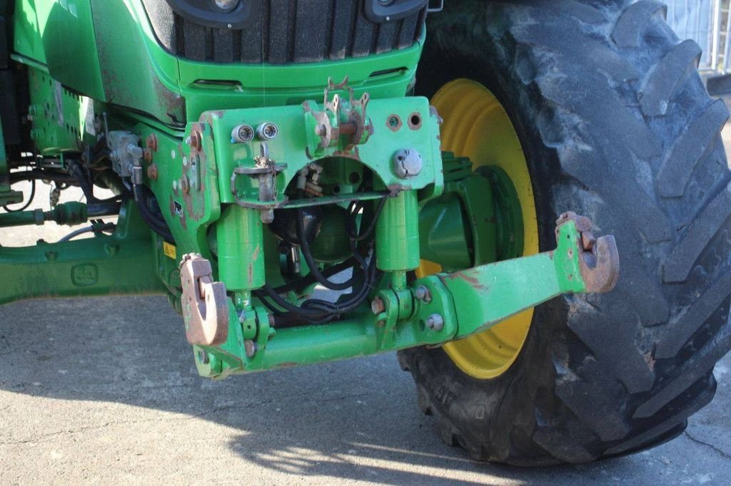 Traktor Türe ait John Deere 6210R, Gebrauchtmaschine içinde Antwerpen (resim 11)