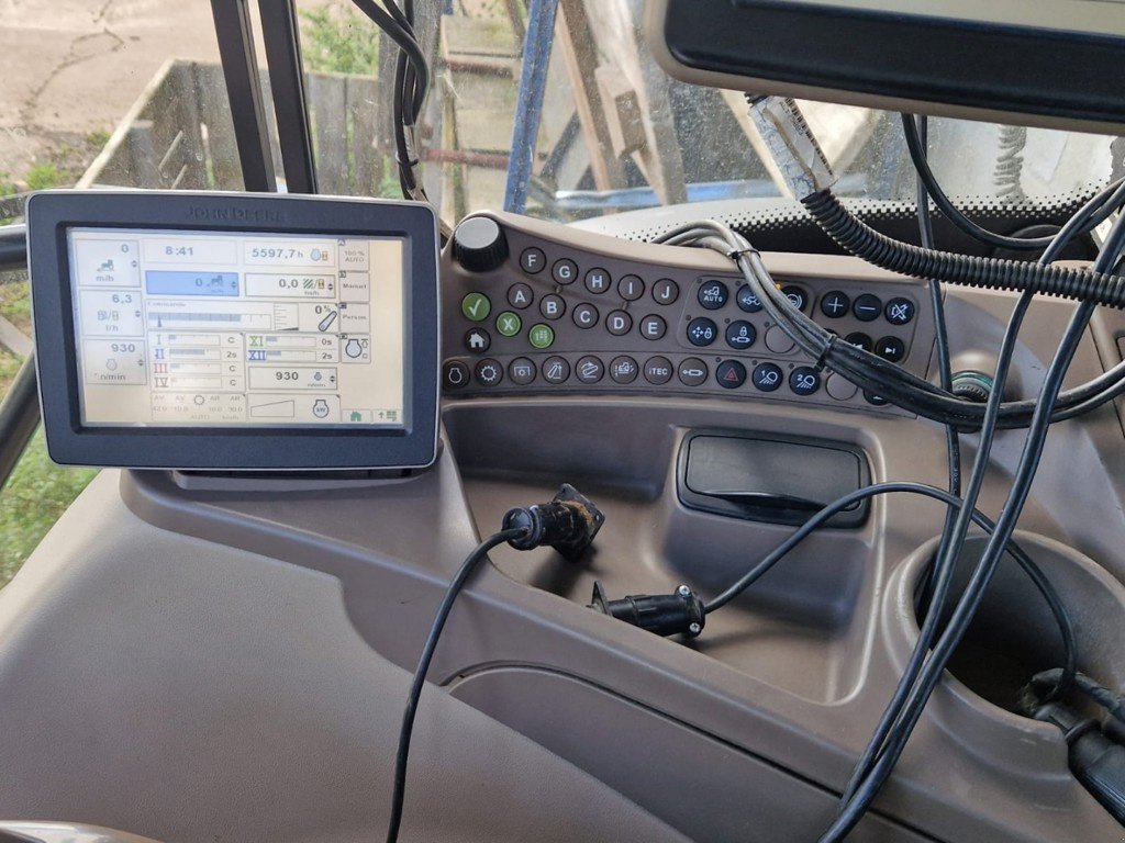 Traktor Türe ait John Deere 6210R, Gebrauchtmaschine içinde Chavornay (resim 9)