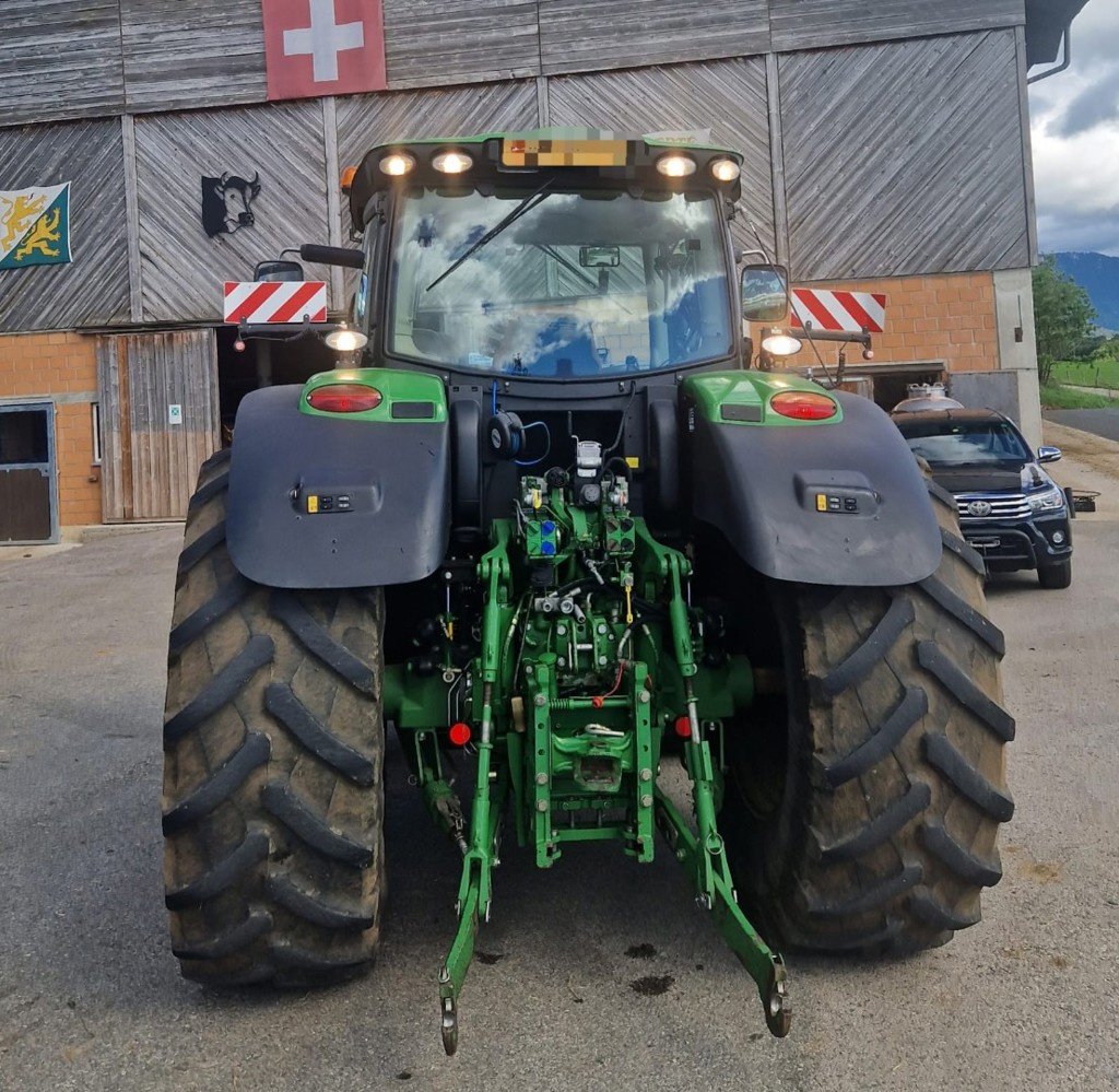 Traktor Türe ait John Deere 6210R, Gebrauchtmaschine içinde Chavornay (resim 3)