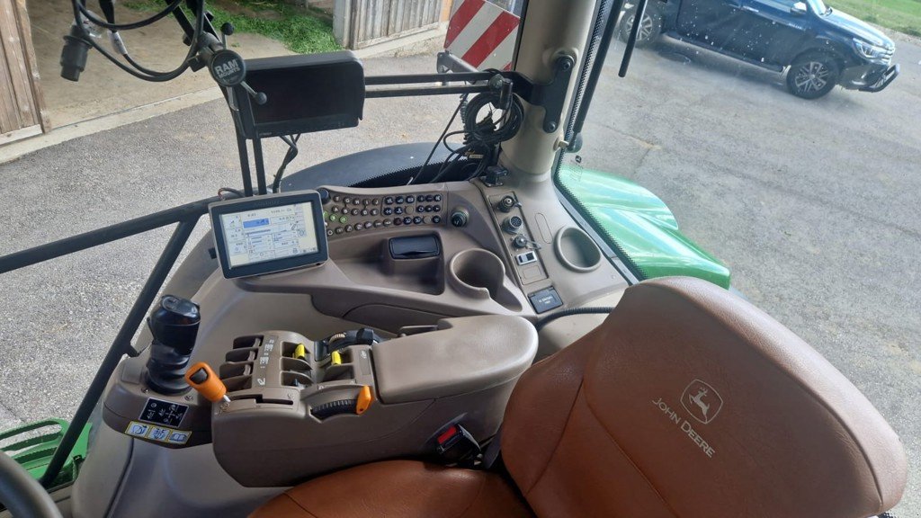 Traktor Türe ait John Deere 6210R, Gebrauchtmaschine içinde Chavornay (resim 4)