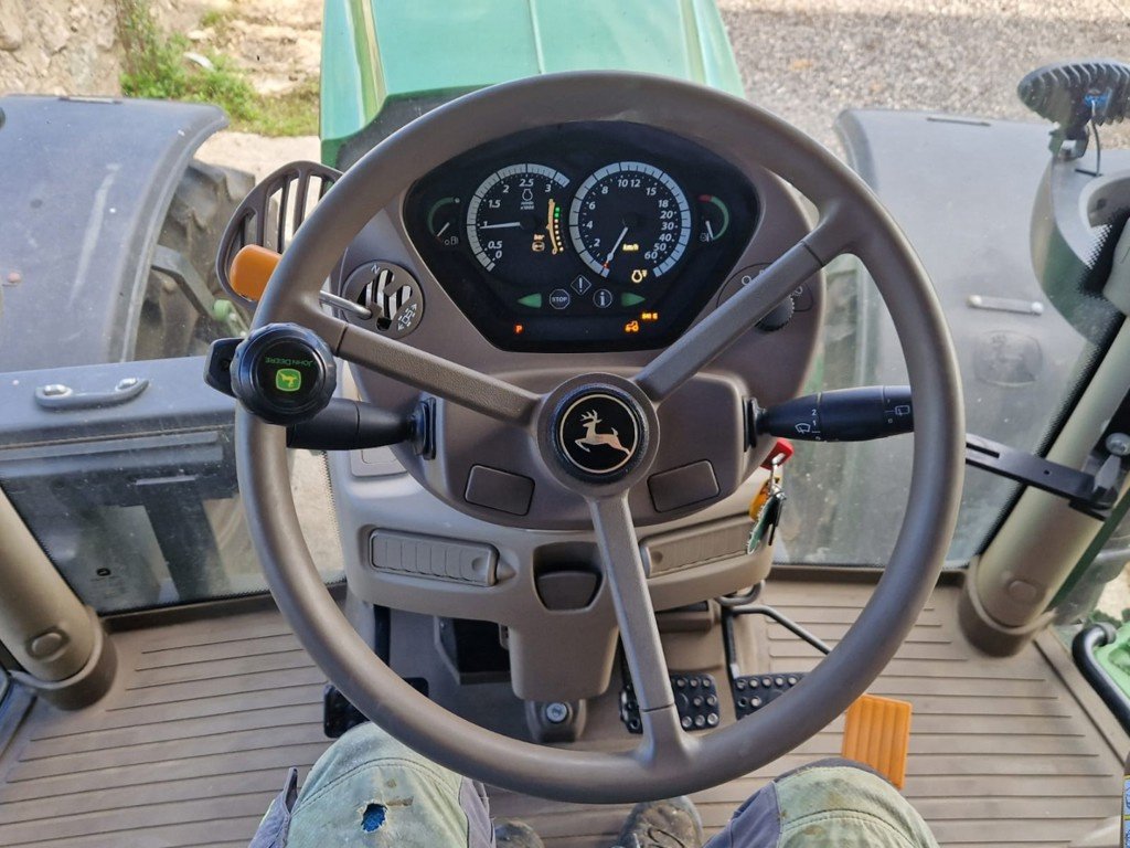 Traktor Türe ait John Deere 6210R, Gebrauchtmaschine içinde Chavornay (resim 7)