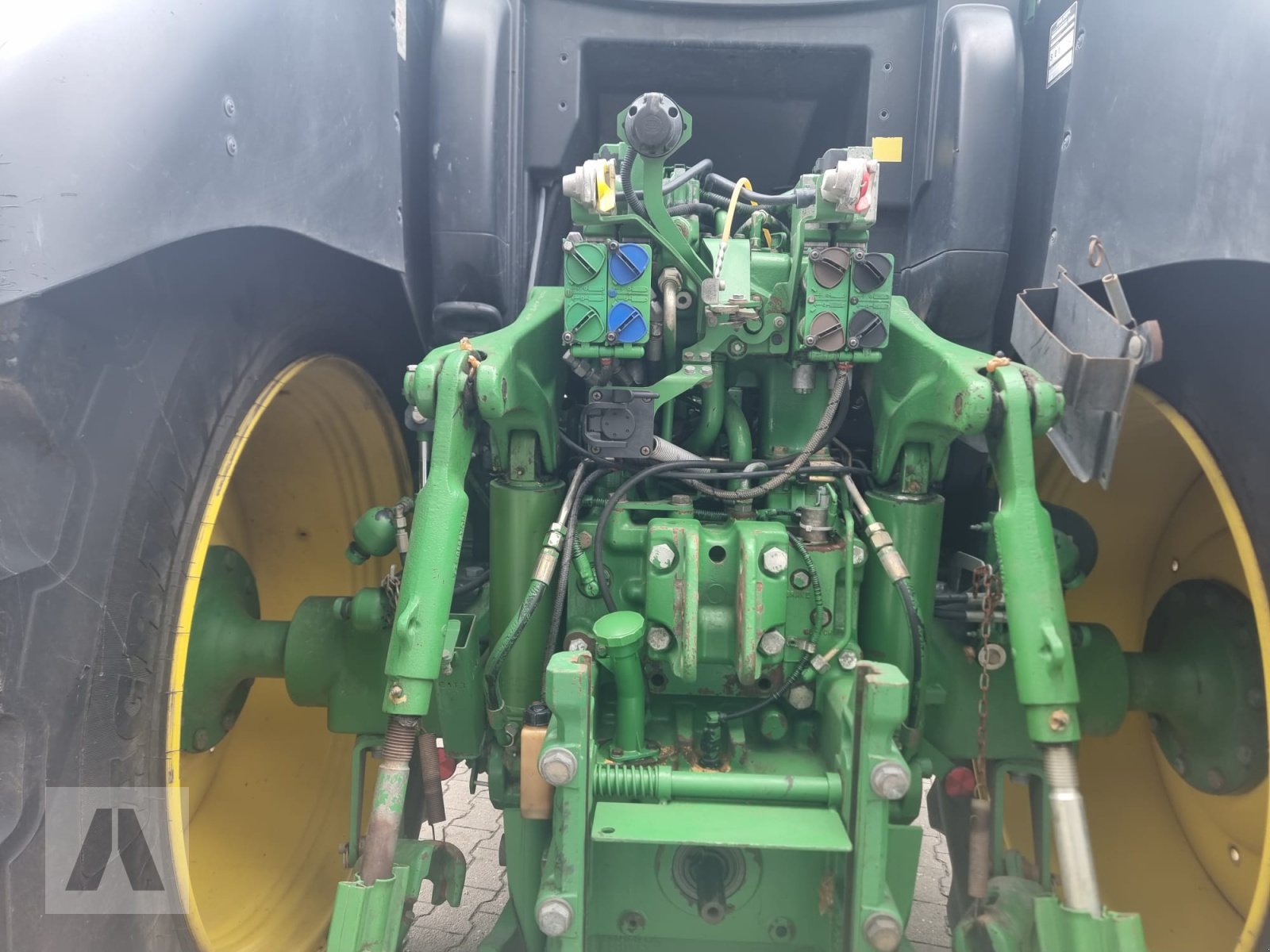 Traktor типа John Deere 6210R, Gebrauchtmaschine в Regensburg (Фотография 10)