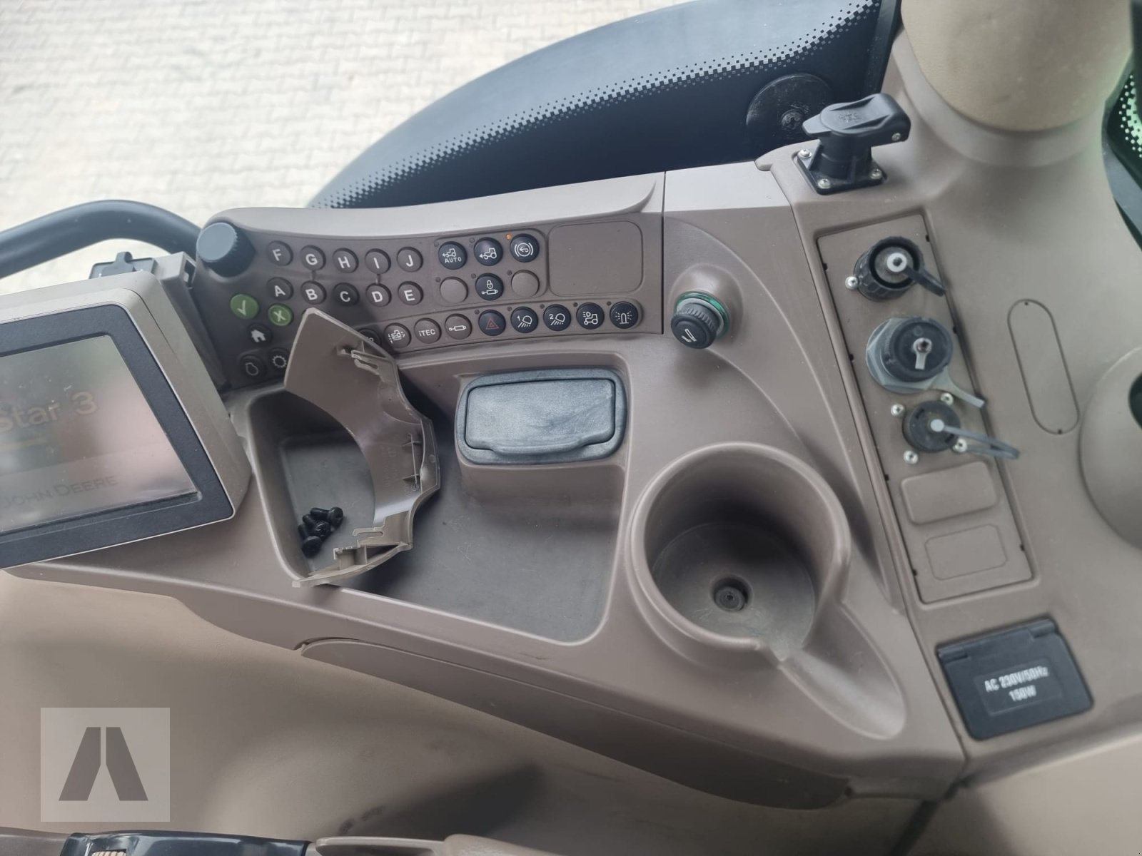 Traktor типа John Deere 6210R, Gebrauchtmaschine в Regensburg (Фотография 13)