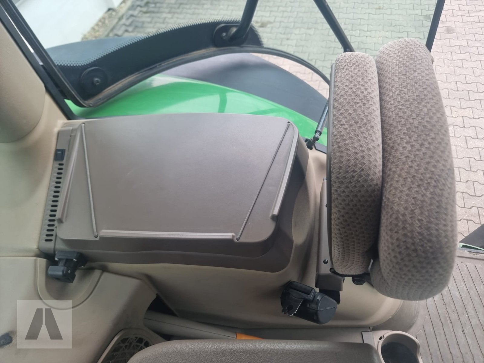 Traktor типа John Deere 6210R, Gebrauchtmaschine в Regensburg (Фотография 15)