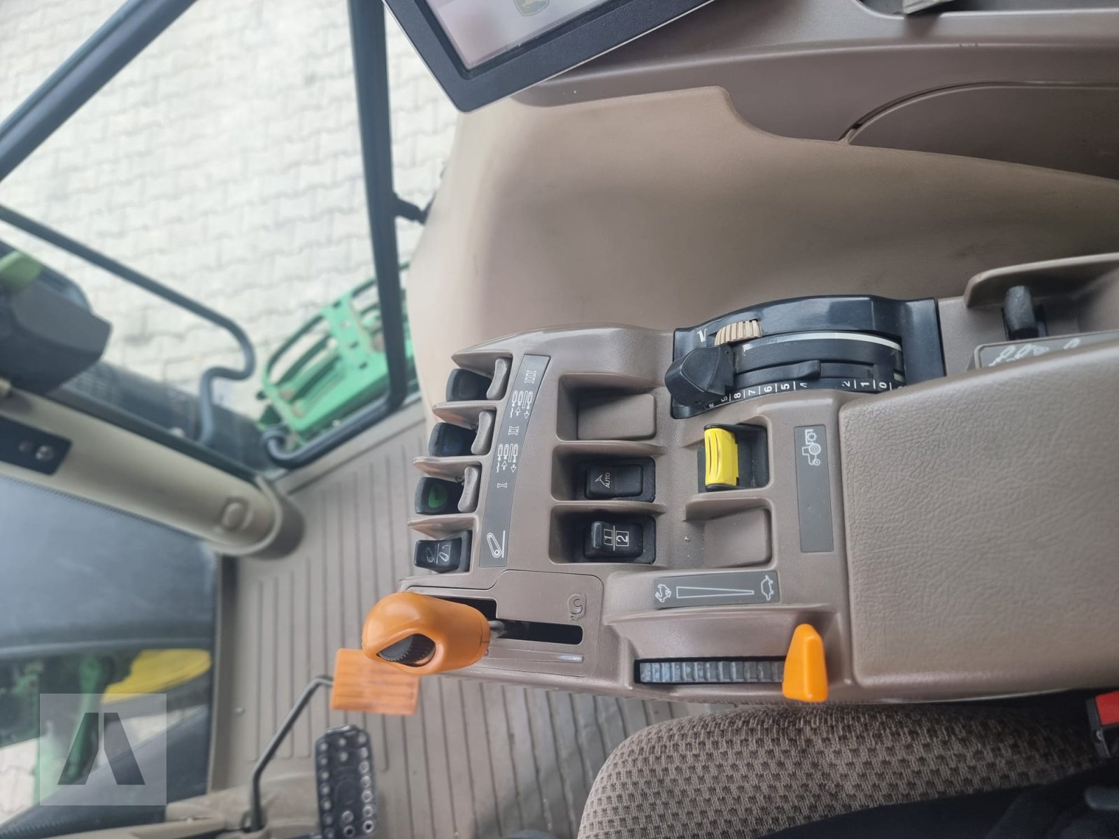 Traktor типа John Deere 6210R, Gebrauchtmaschine в Regensburg (Фотография 16)