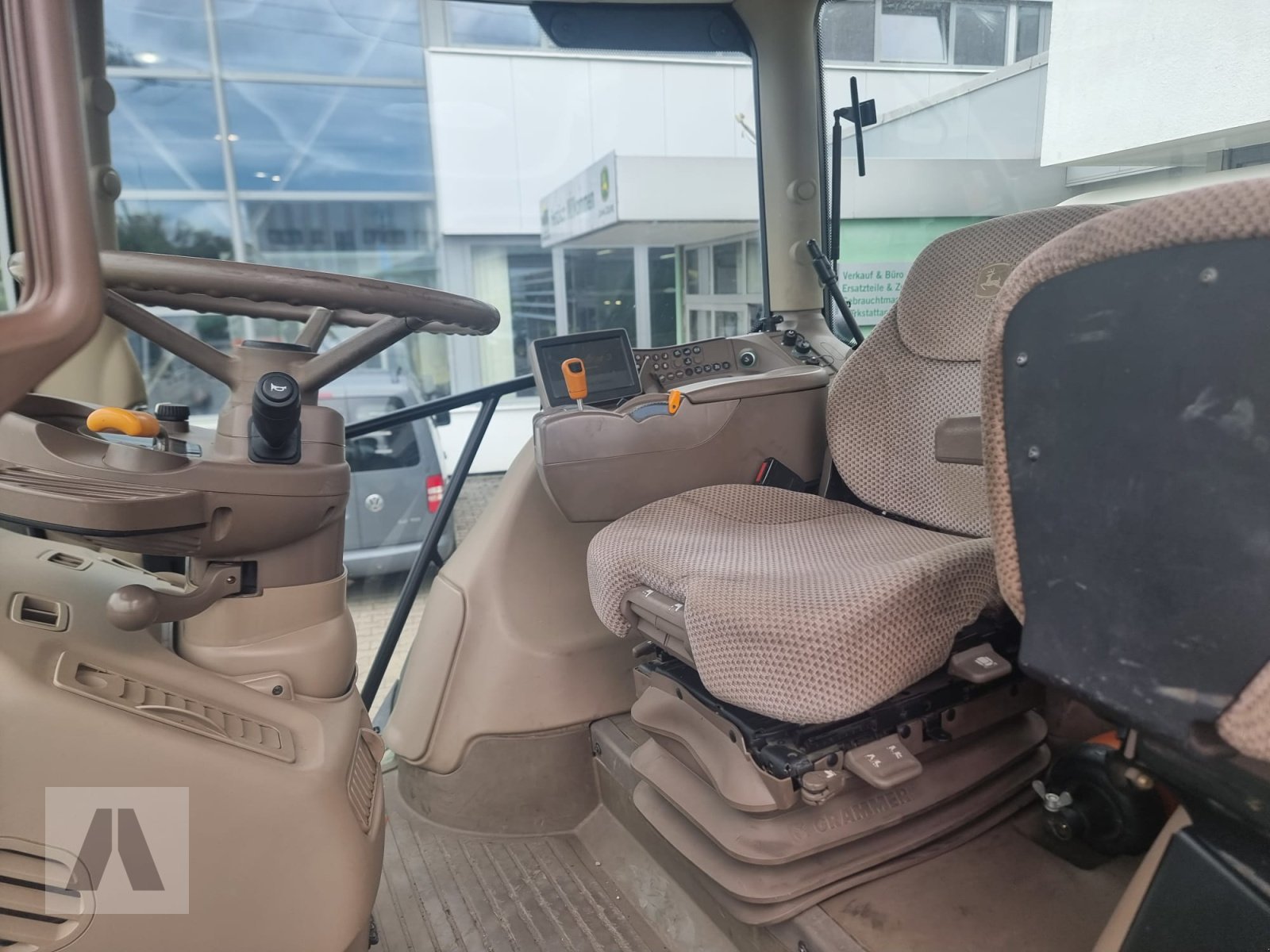 Traktor типа John Deere 6210R, Gebrauchtmaschine в Regensburg (Фотография 20)