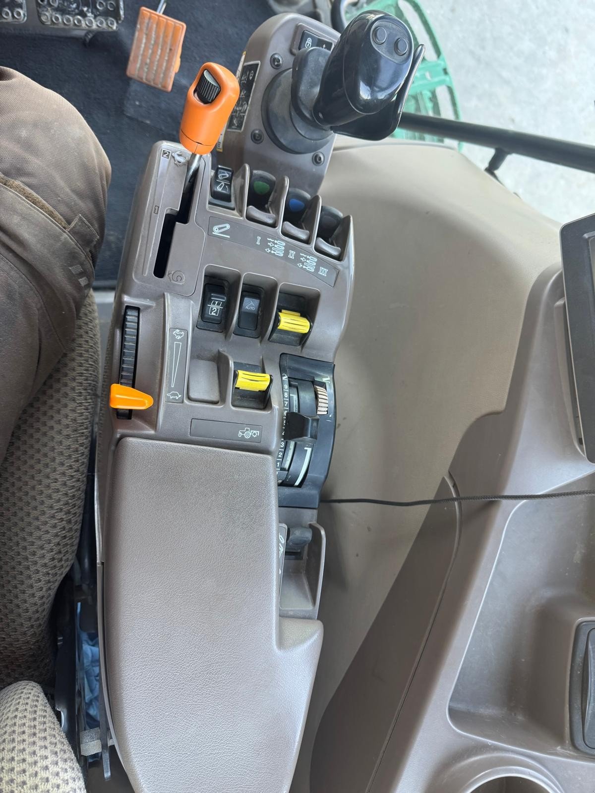 Traktor Türe ait John Deere 6210R, Gebrauchtmaschine içinde Aislingen (resim 5)