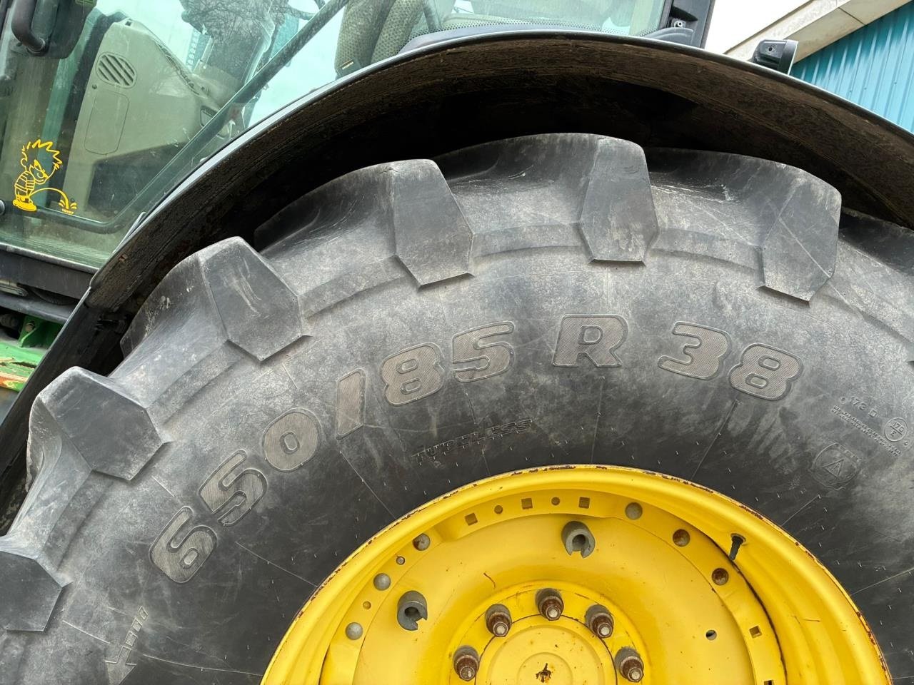 Traktor от тип John Deere 6210R, Gebrauchtmaschine в Videbæk (Снимка 11)