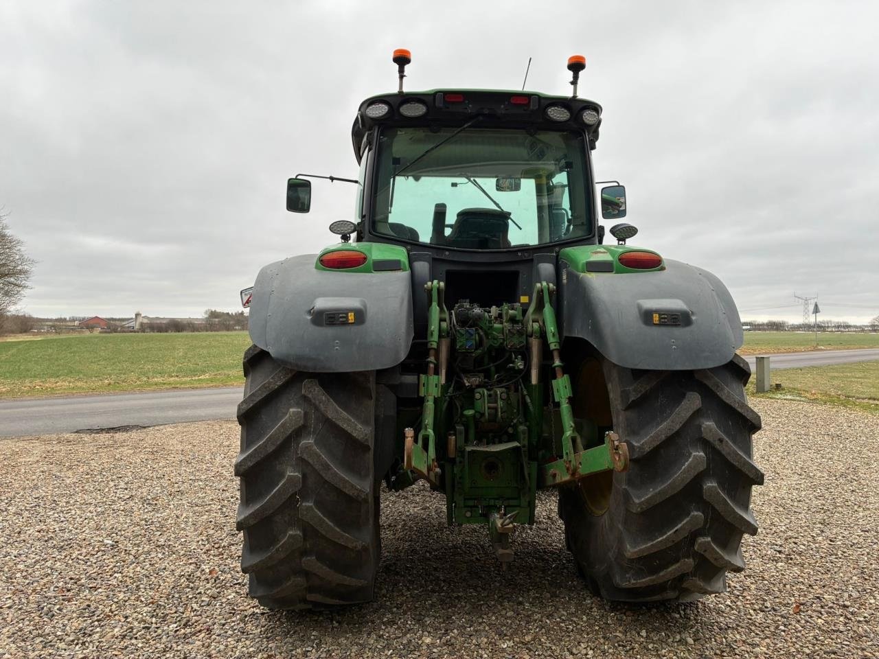 Traktor от тип John Deere 6210R, Gebrauchtmaschine в Videbæk (Снимка 9)