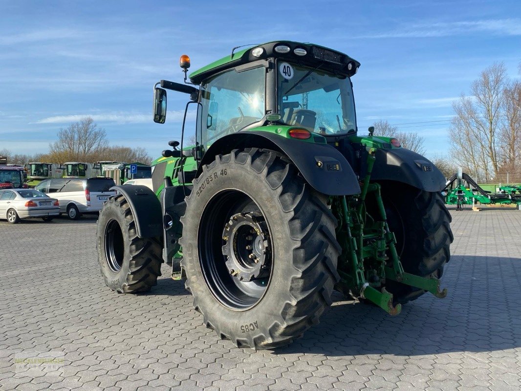 Traktor of the type John Deere 6215 R + GPS Starfire 3000, Gebrauchtmaschine in Mühlengeez (Picture 4)