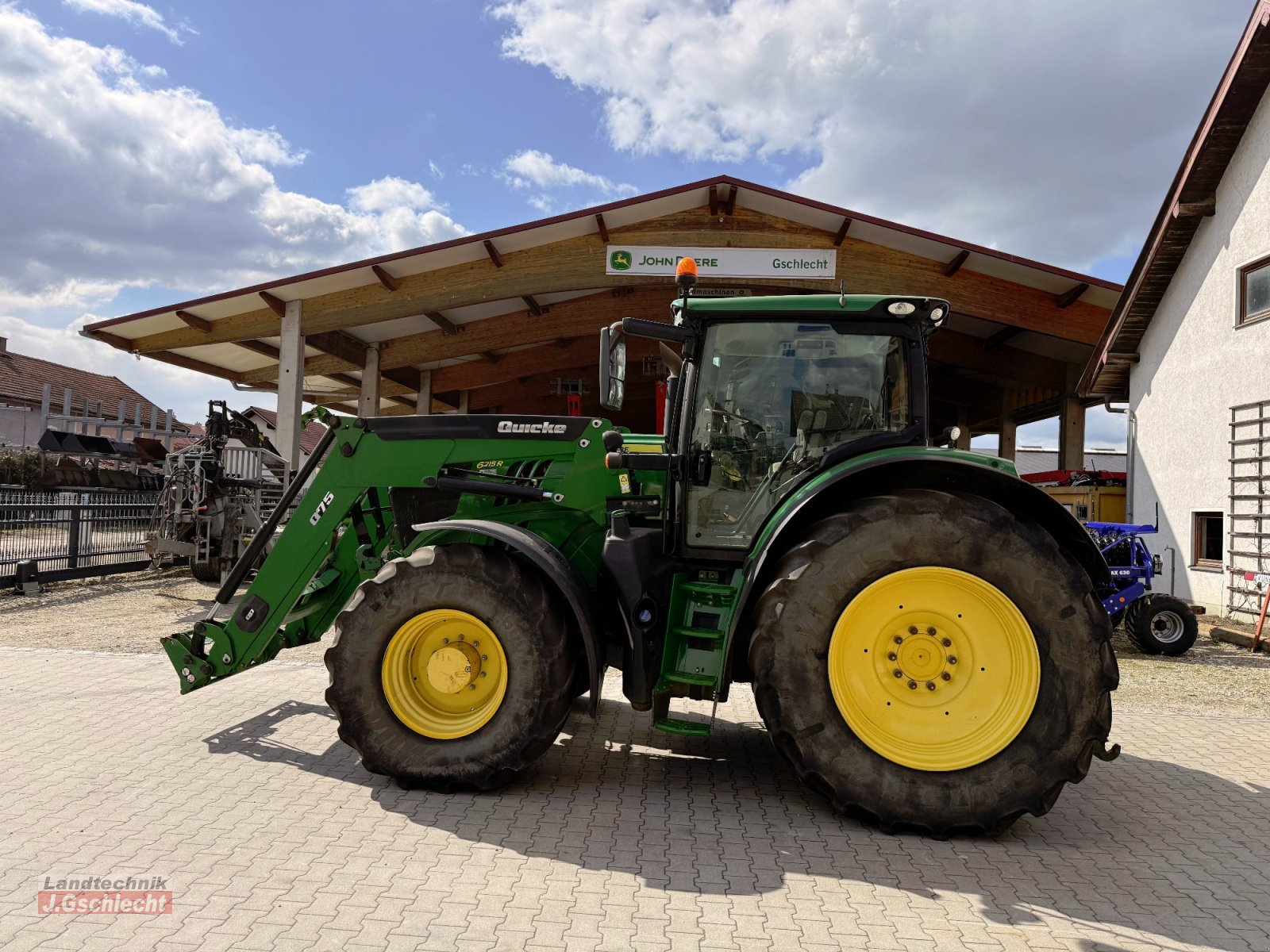 Traktor типа John Deere 6215 R mit Frontlader, Gebrauchtmaschine в Mühldorf (Фотография 2)