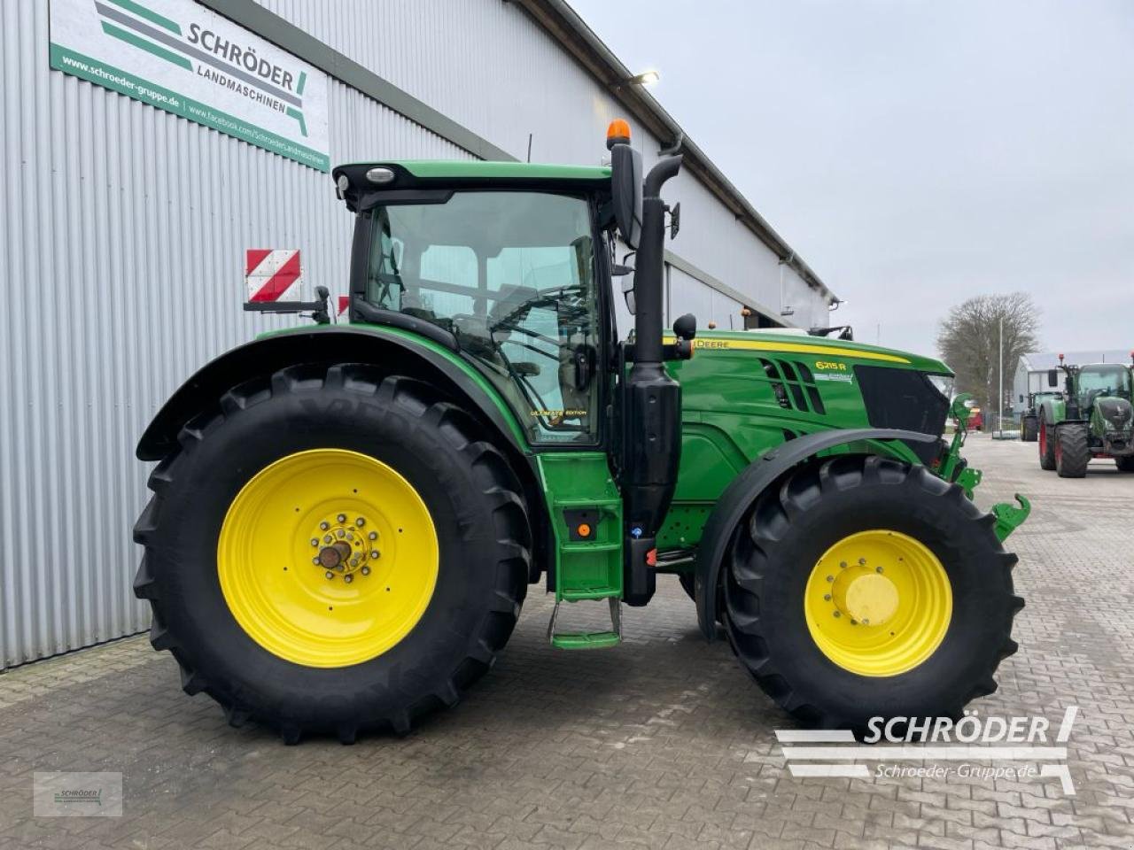 Traktor van het type John Deere 6215 R ULTIMATE, Gebrauchtmaschine in Wildeshausen (Foto 2)
