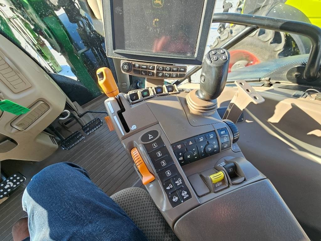 Traktor tipa John Deere 6215 R, Gebrauchtmaschine u Ringe (Slika 23)