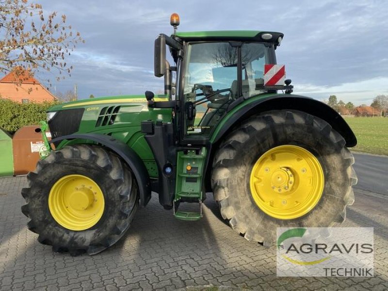 Traktor типа John Deere 6215 R, Gebrauchtmaschine в Barsinghausen-Göxe (Фотография 2)