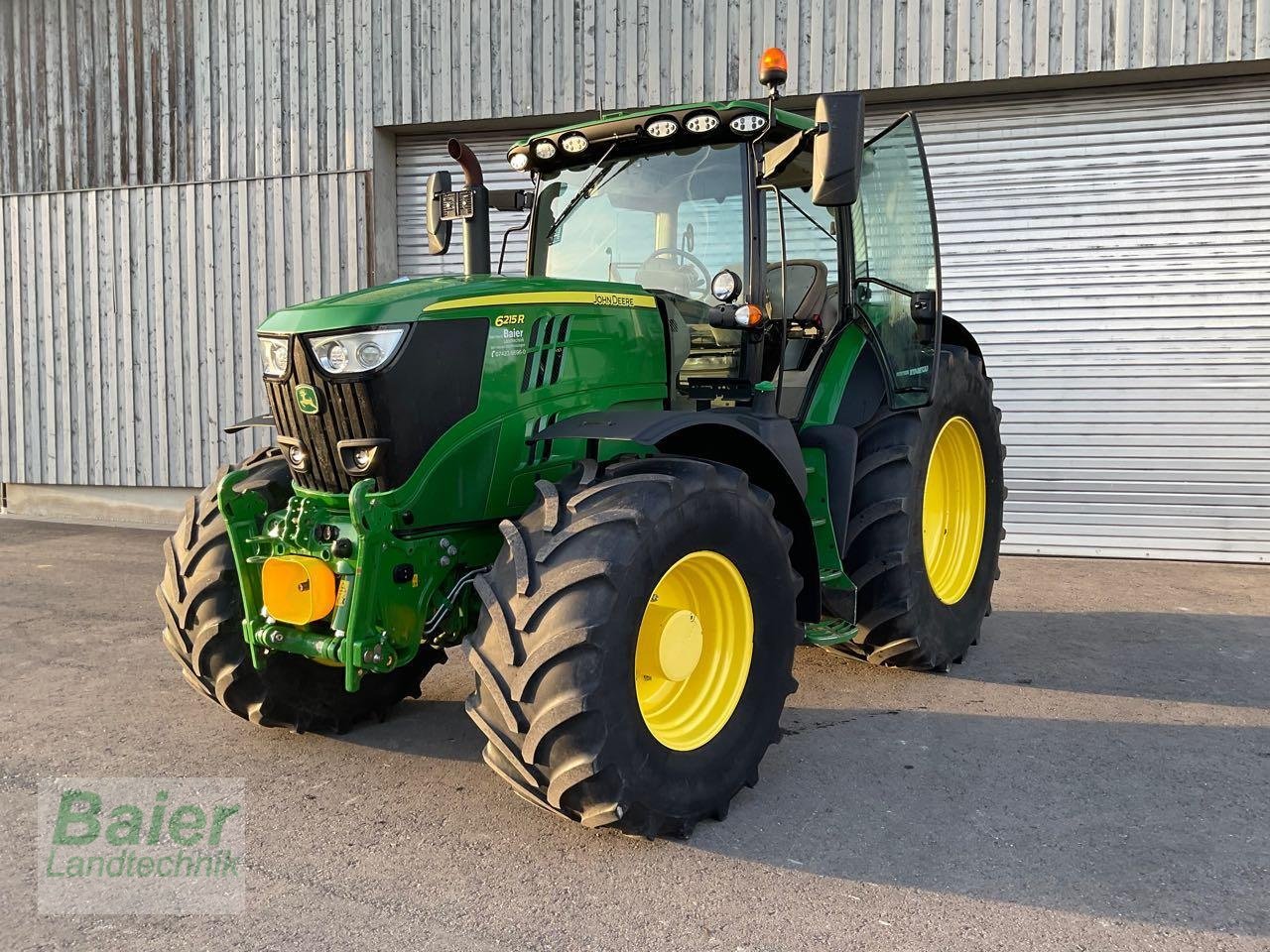 Traktor of the type John Deere 6215 R, Gebrauchtmaschine in OBERNDORF-HOCHMOESSINGEN (Picture 2)