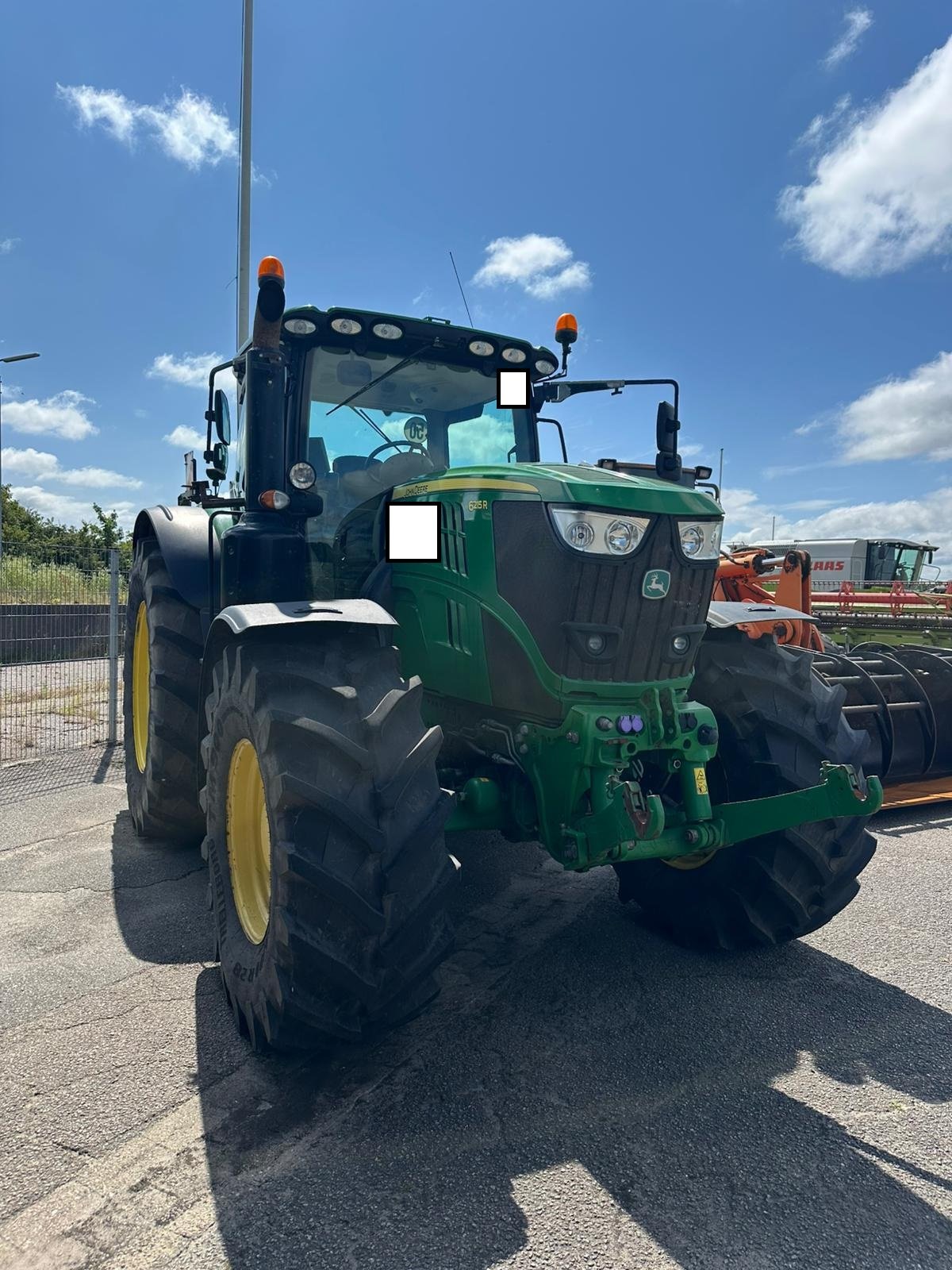 Traktor типа John Deere 6215 R, Gebrauchtmaschine в Süderlügum (Фотография 2)