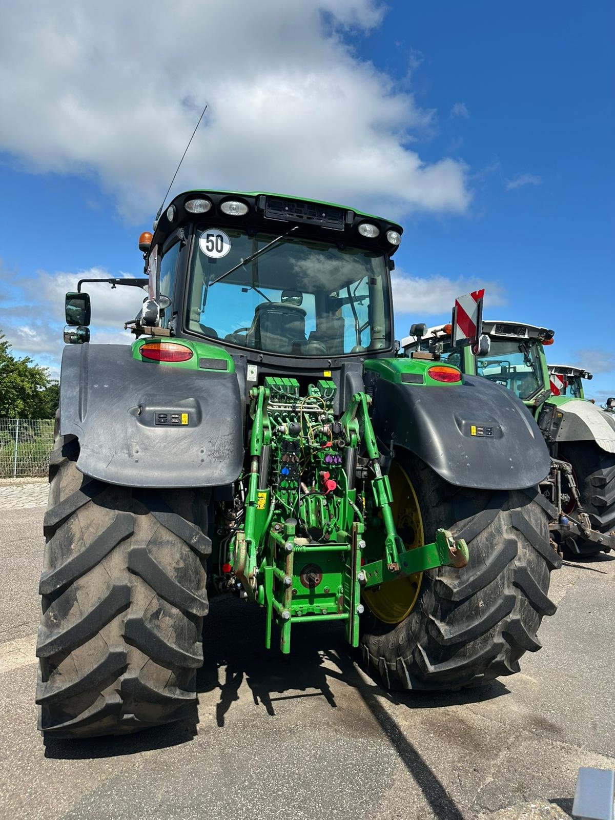 Traktor типа John Deere 6215 R, Gebrauchtmaschine в Süderlügum (Фотография 4)
