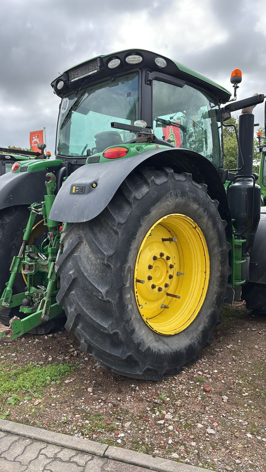 Traktor типа John Deere 6215 R, Gebrauchtmaschine в Lohe-Rickelshof (Фотография 3)