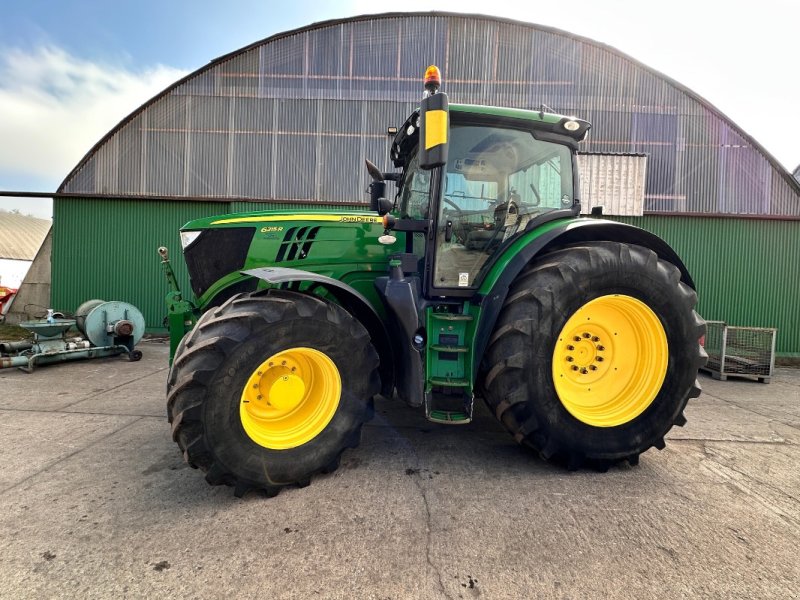John Deere 6215 R, Gebrauchtmaschine, Rok výroby: 2015, Moto-hodiny: 4775 Hodin (Obrázek 1) Traktor typu John Deere 6215 R, Gebrauchtmaschine v Liebenwalde (Obrázek 1)