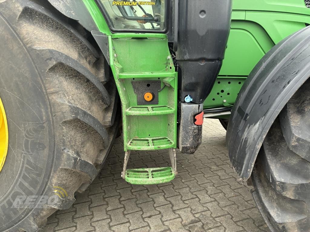 Traktor des Typs John Deere 6215 R, Gebrauchtmaschine in Aurich (Bild 7)