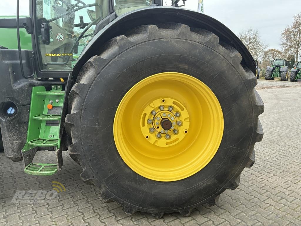 Traktor des Typs John Deere 6215 R, Gebrauchtmaschine in Aurich (Bild 11)