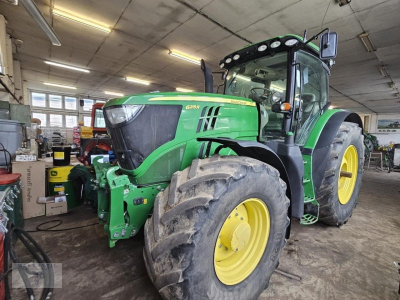 Traktor del tipo John Deere 6215 R, Gebrauchtmaschine en Pragsdorf