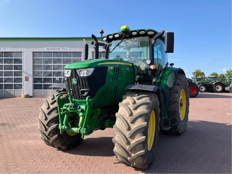 Traktor des Typs John Deere 6215 R, Gebrauchtmaschine in Goldberg (Bild 1)