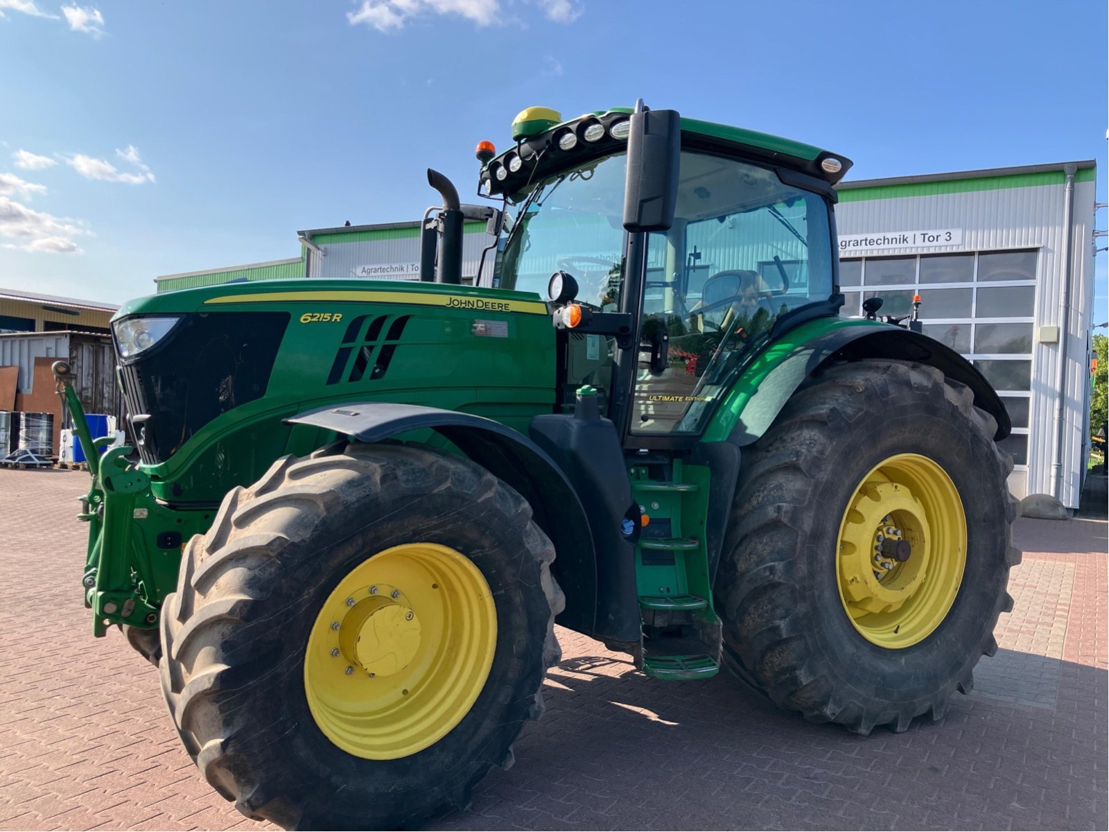 Traktor типа John Deere 6215 R, Gebrauchtmaschine в Goldberg (Фотография 3)