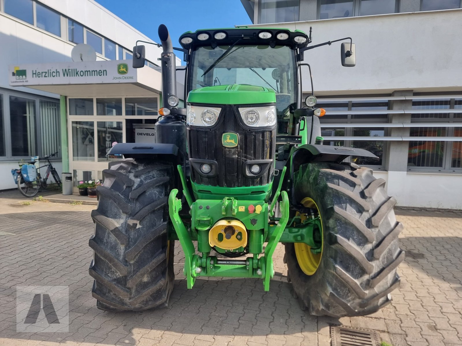 Traktor typu John Deere 6215R 6215 R, Gebrauchtmaschine v Regensburg (Obrázek 2)