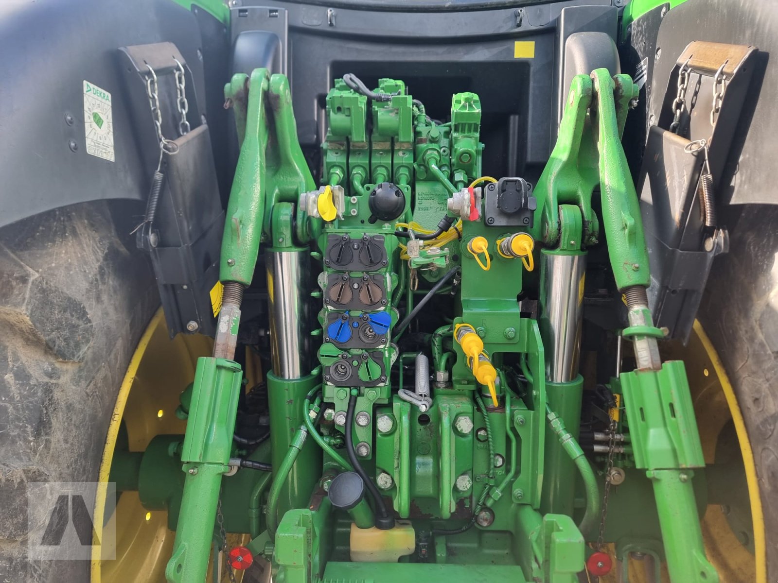 Traktor typu John Deere 6215R 6215 R, Gebrauchtmaschine v Regensburg (Obrázek 11)