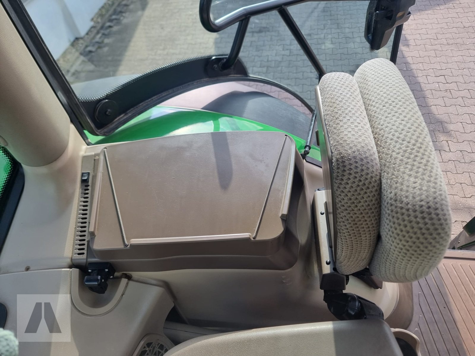 Traktor typu John Deere 6215R 6215 R, Gebrauchtmaschine v Regensburg (Obrázek 16)