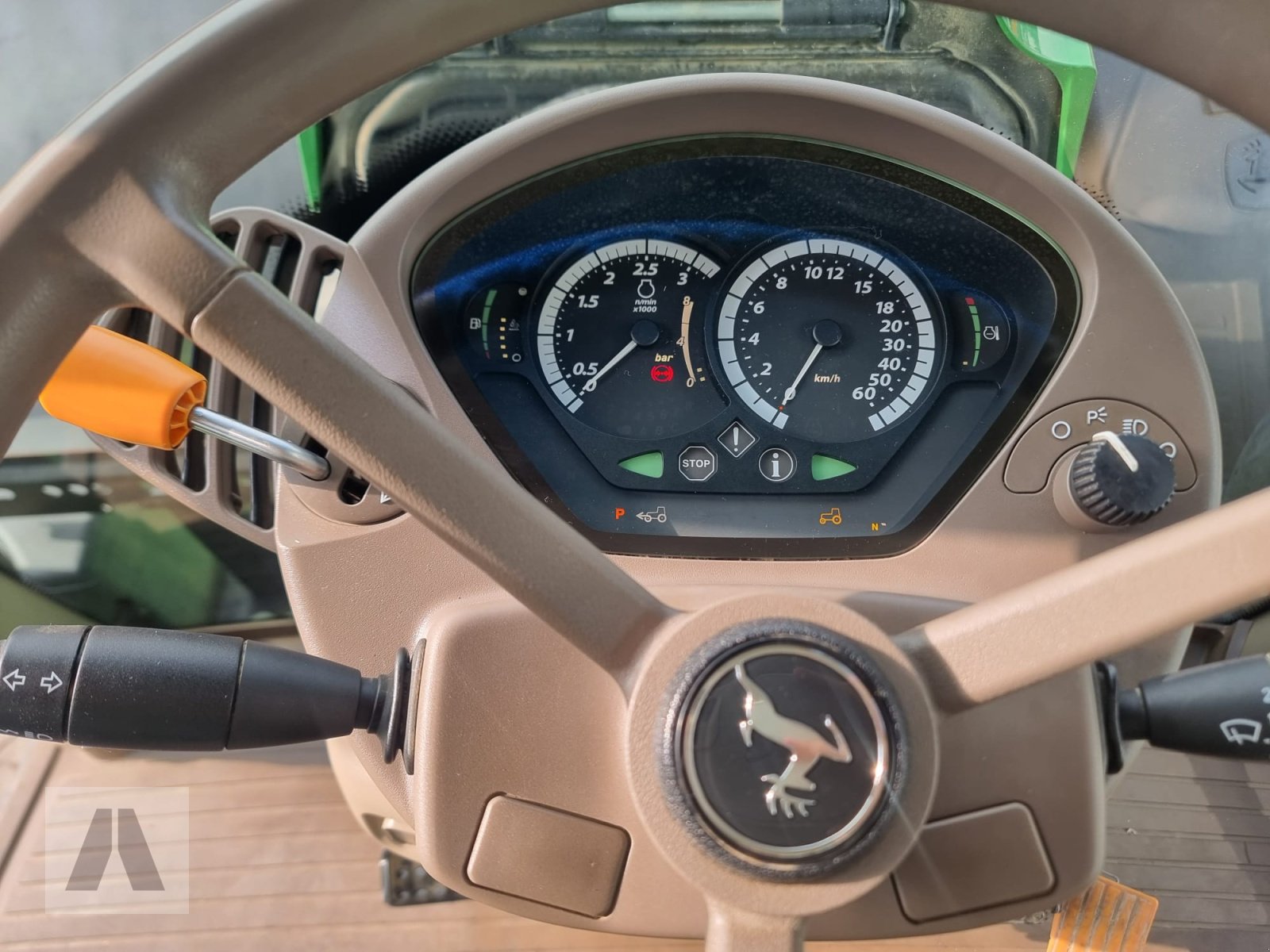 Traktor typu John Deere 6215R 6215 R, Gebrauchtmaschine v Regensburg (Obrázek 19)