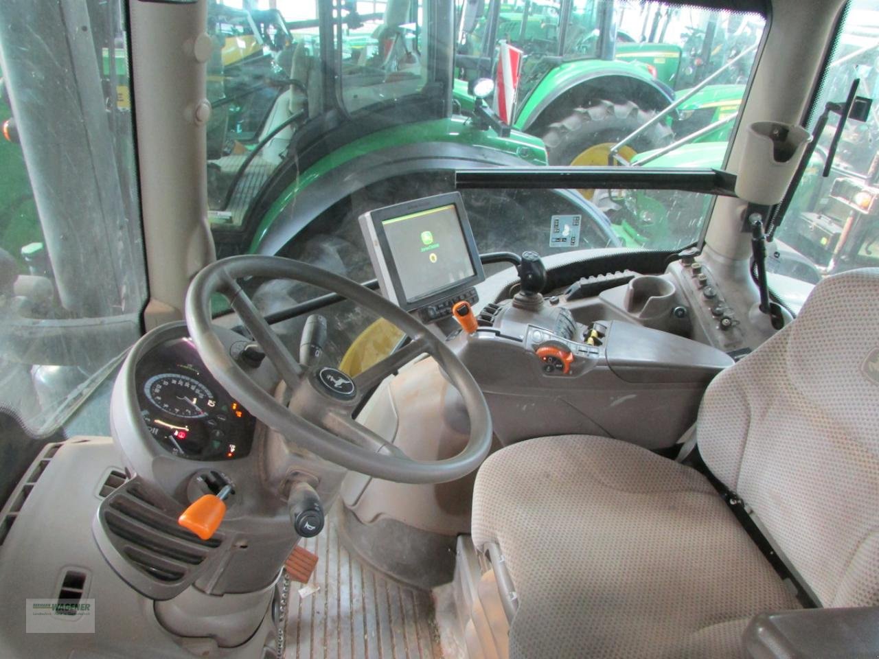 Traktor типа John Deere 6215R  AP50, Gebrauchtmaschine в Bad Wildungen - Wega (Фотография 3)