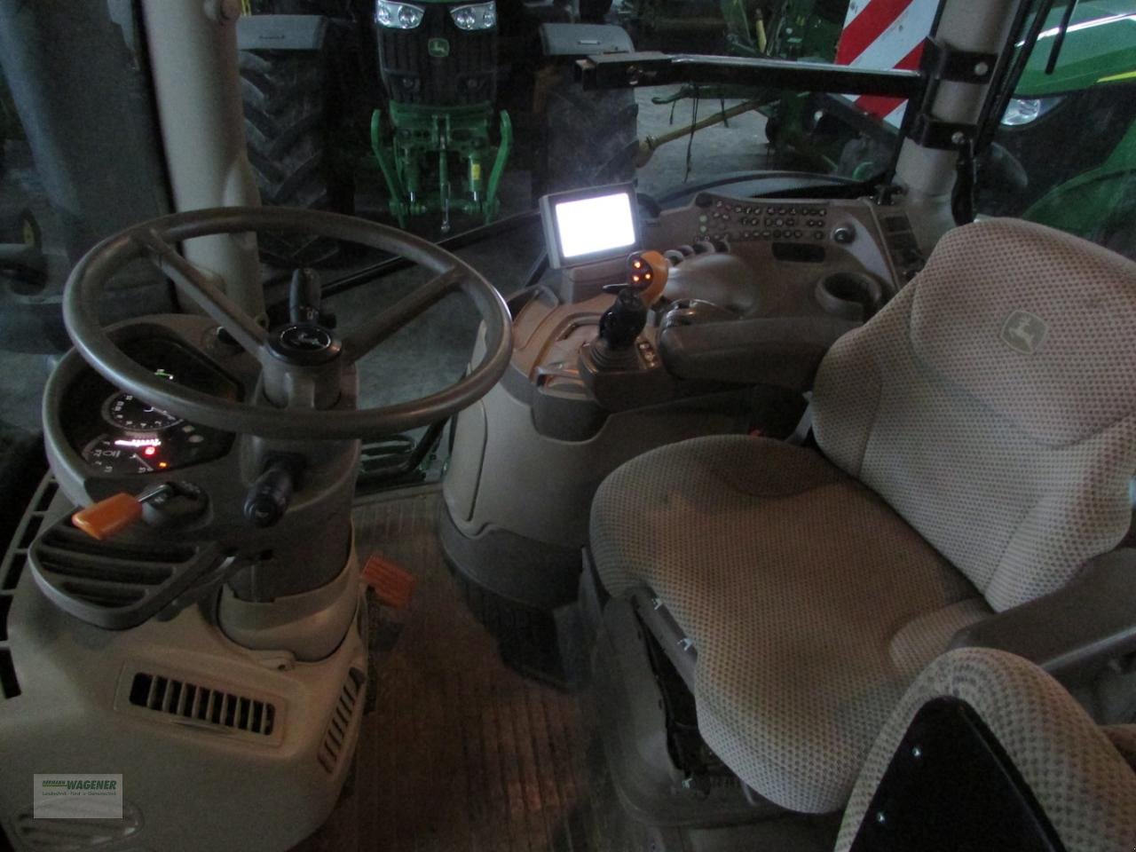 Traktor del tipo John Deere 6215R  AQ+E40, Gebrauchtmaschine In Bad Wildungen - Wega (Immagine 3)