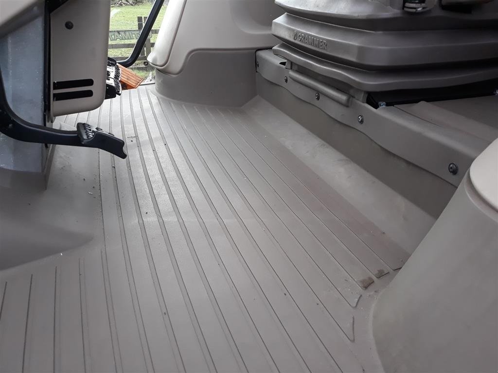 Traktor типа John Deere 6215R Autopower m/frontlift, Gebrauchtmaschine в Toftlund (Фотография 6)