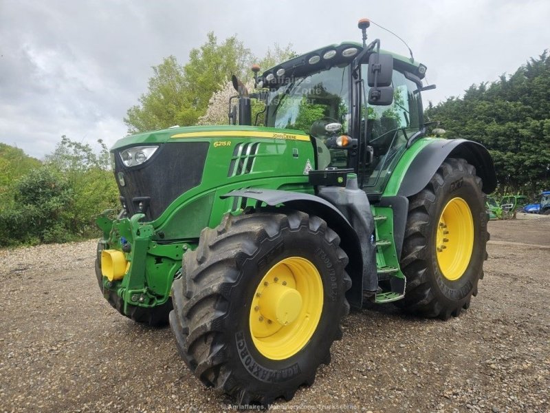Traktor от тип John Deere 6215R Front PTO. Front Lift. Affjedret foraksel og kabine. Power Beyond. Mange på lager!!!, Gebrauchtmaschine в Kolding (Снимка 1)
