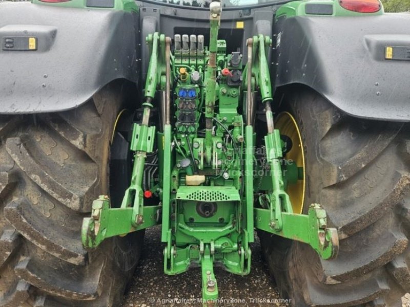 Traktor of the type John Deere 6215R Front PTO. Front Lift. Affjedret foraksel og kabine. Power Beyond. Mange på lager!!!, Gebrauchtmaschine in Kolding (Picture 7)