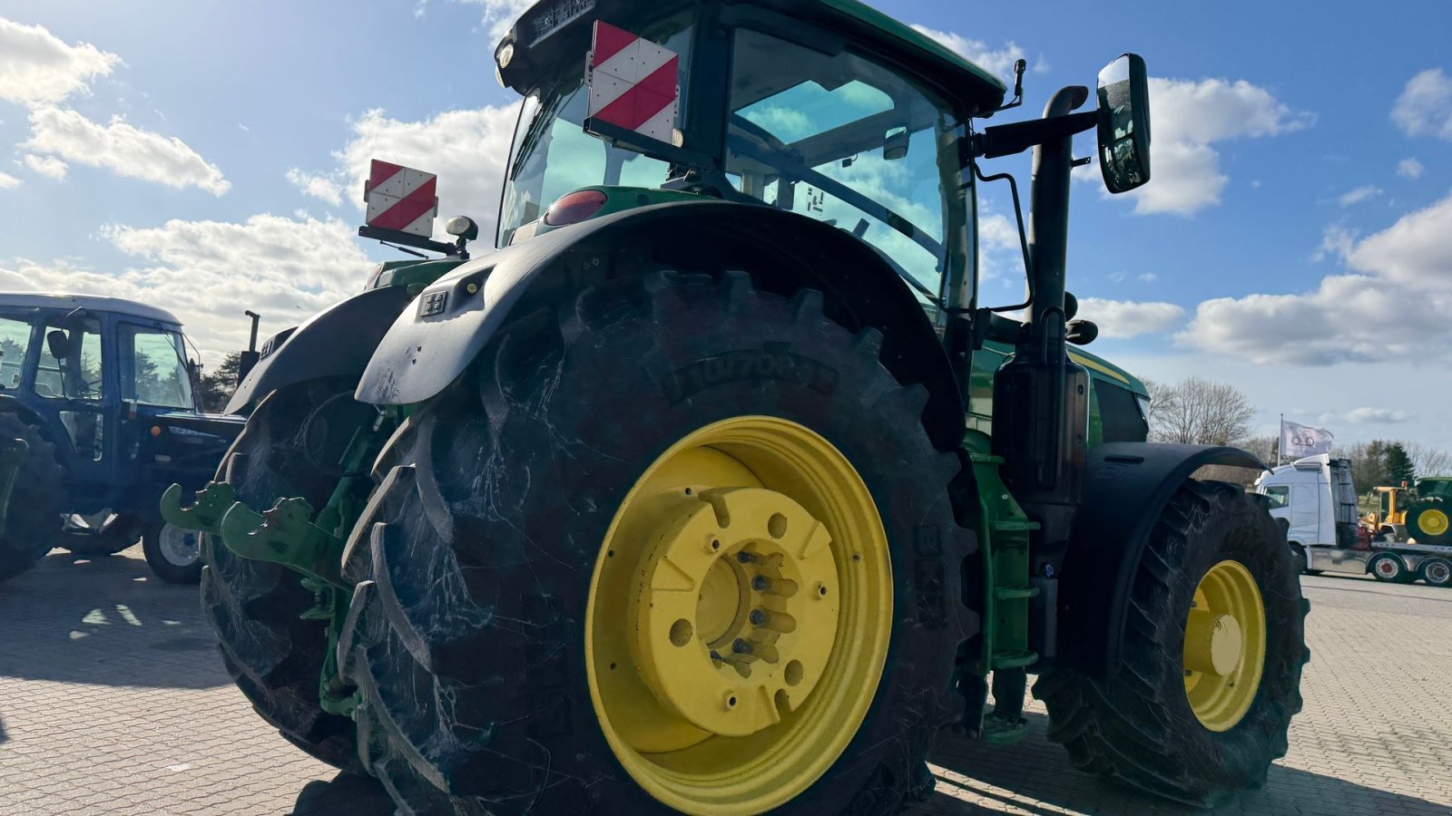 Traktor Türe ait John Deere 6215R KUN 5100 TIMER!, Gebrauchtmaschine içinde Nørager (resim 11)