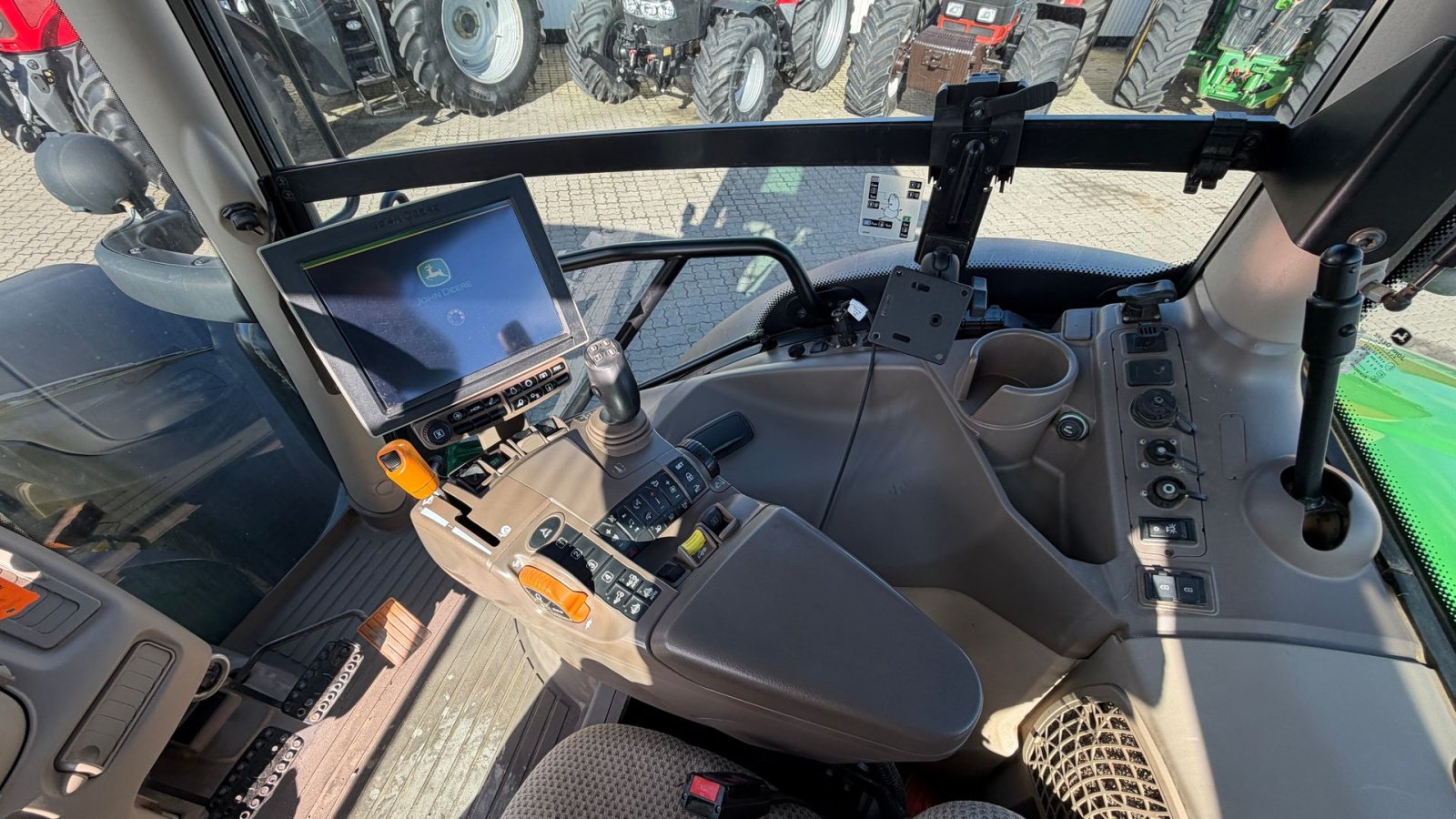 Traktor Türe ait John Deere 6215R KUN 5100 TIMER!, Gebrauchtmaschine içinde Nørager (resim 16)