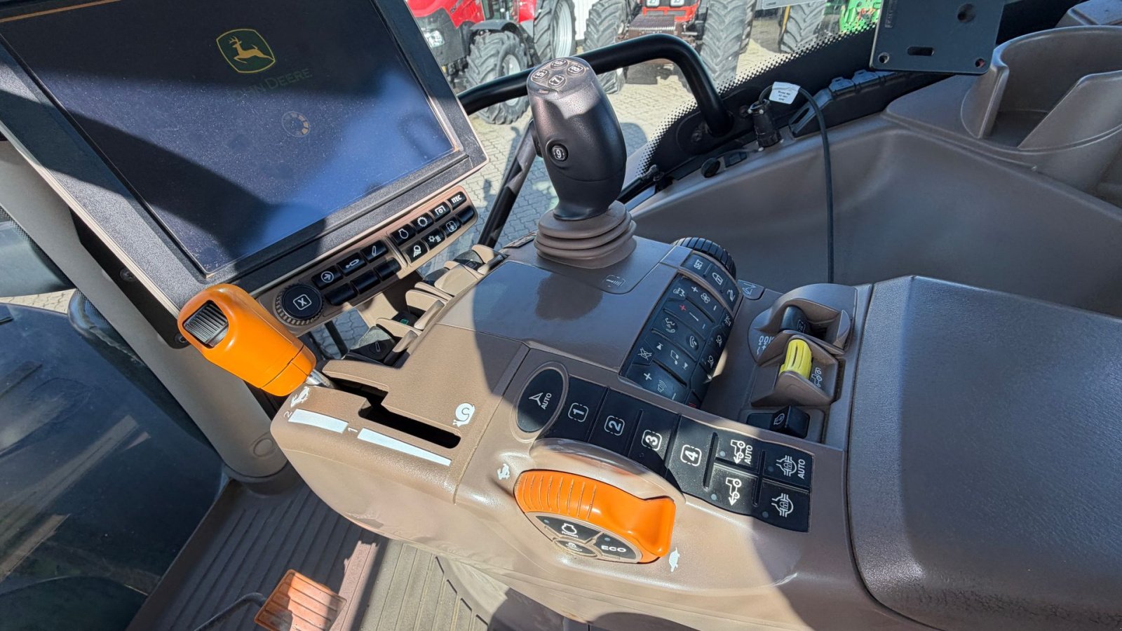 Traktor Türe ait John Deere 6215R KUN 5100 TIMER!, Gebrauchtmaschine içinde Nørager (resim 17)