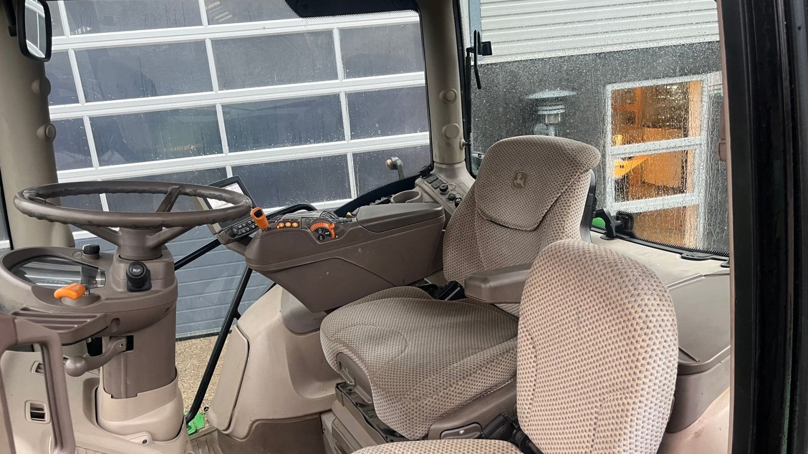 Traktor del tipo John Deere 6215R Med frontlift, Gebrauchtmaschine en Lintrup (Imagen 8)