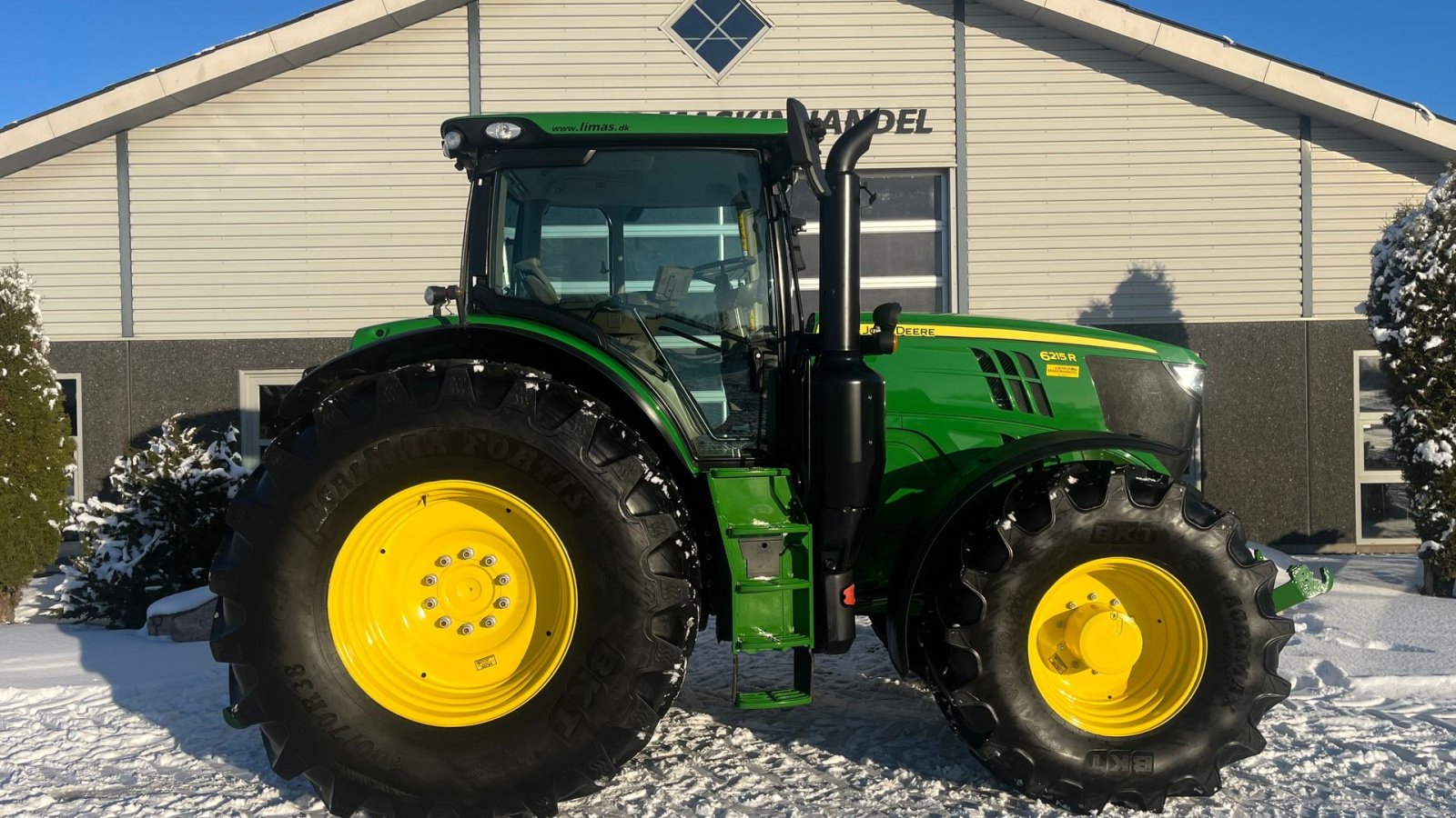 Traktor typu John Deere 6215R Med frontlift, Gebrauchtmaschine v Lintrup (Obrázek 10)