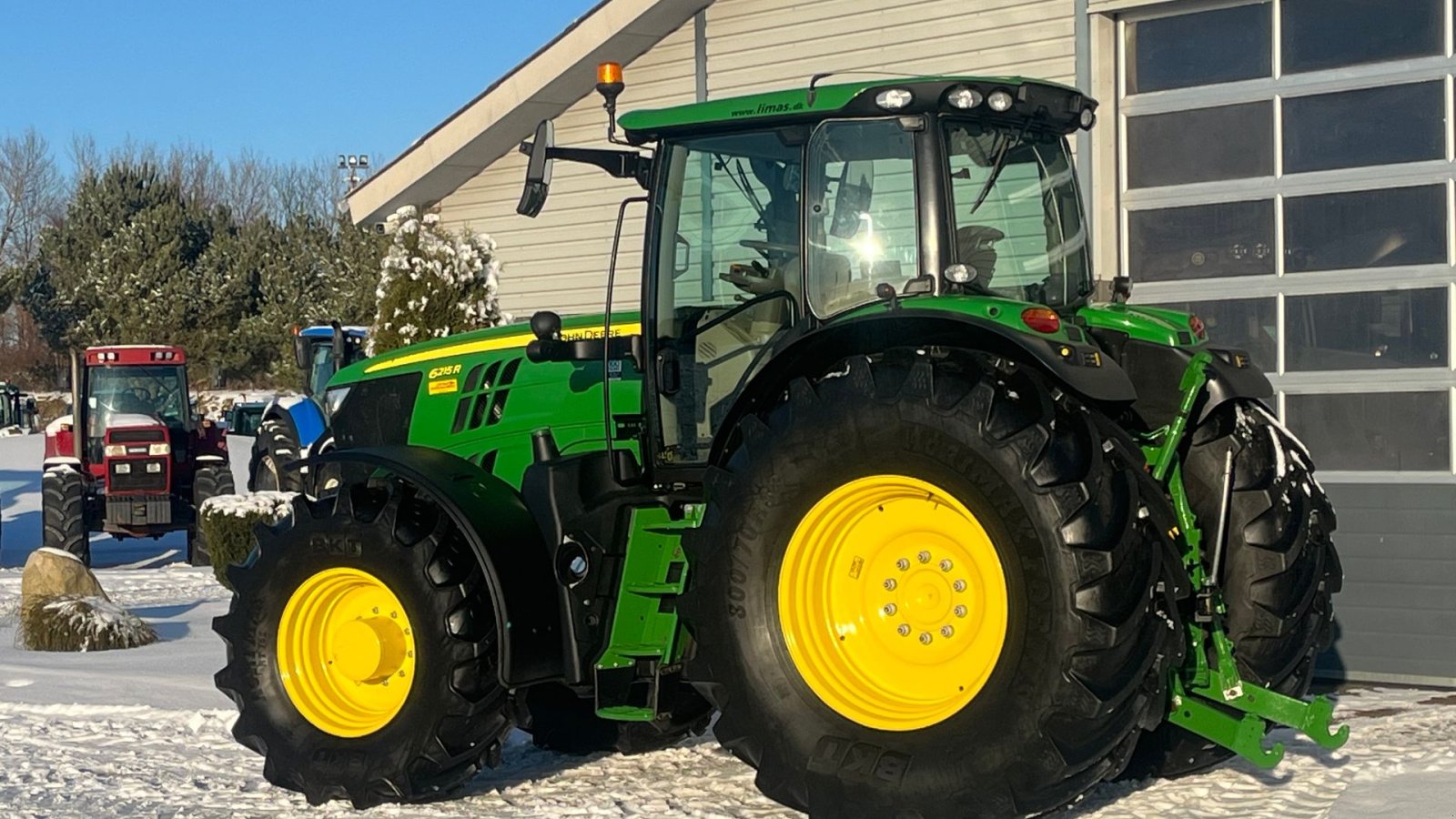Traktor typu John Deere 6215R Med frontlift, Gebrauchtmaschine v Lintrup (Obrázek 3)