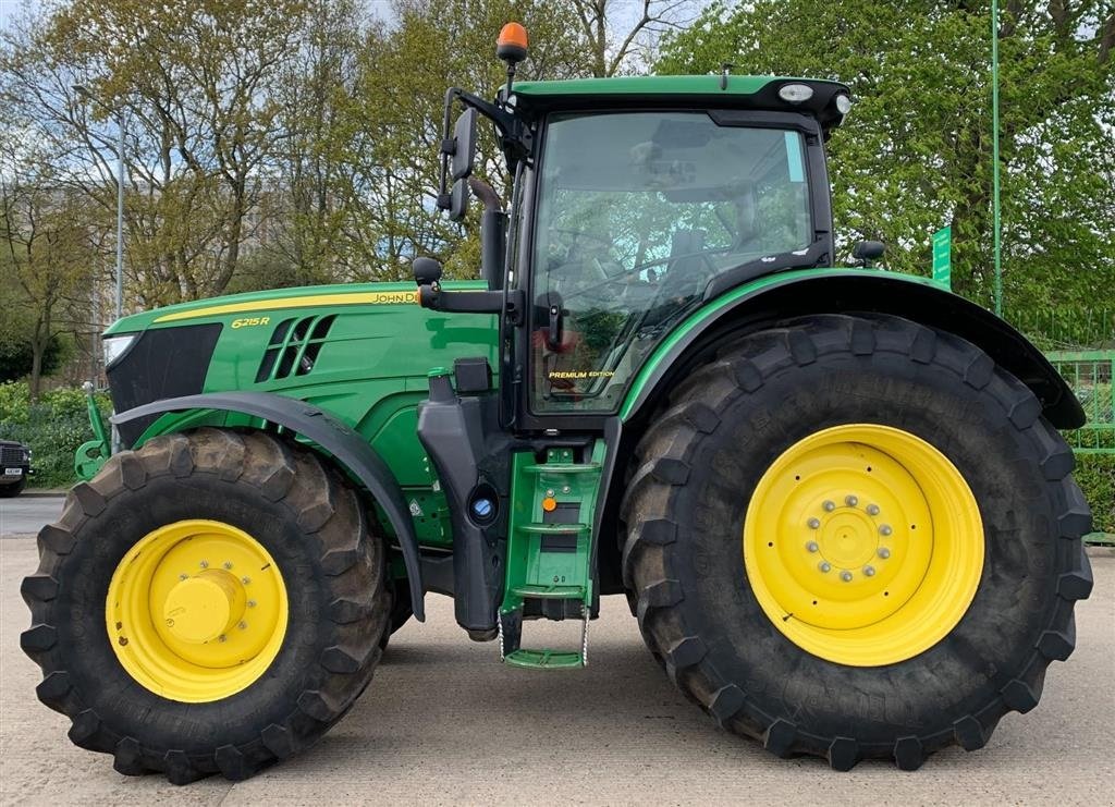 Traktor typu John Deere 6215R SOLGT!!! Command Arm. Premium og Comfort pakke., Gebrauchtmaschine v Kolding (Obrázek 1)