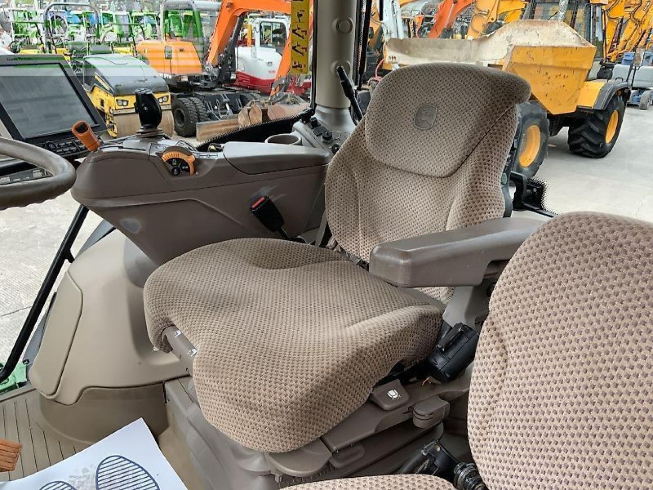 Traktor типа John Deere 6215r (st23802), Gebrauchtmaschine в SHAFTESBURY (Фотография 21)