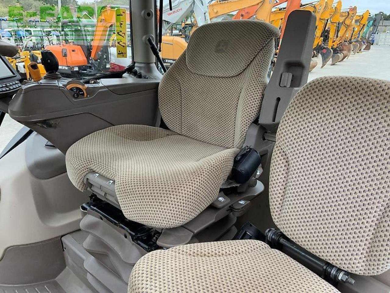 Traktor of the type John Deere 6215r tractor (st23353), Gebrauchtmaschine in SHAFTESBURY (Picture 18)